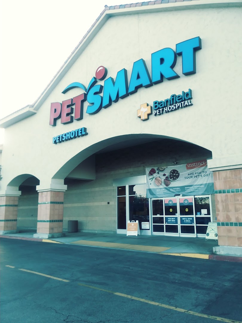 petsmart 1800 number
