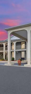 hotels russell springs ky