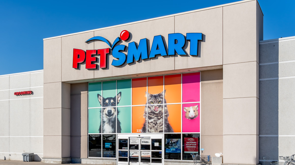 when does petsmart open today