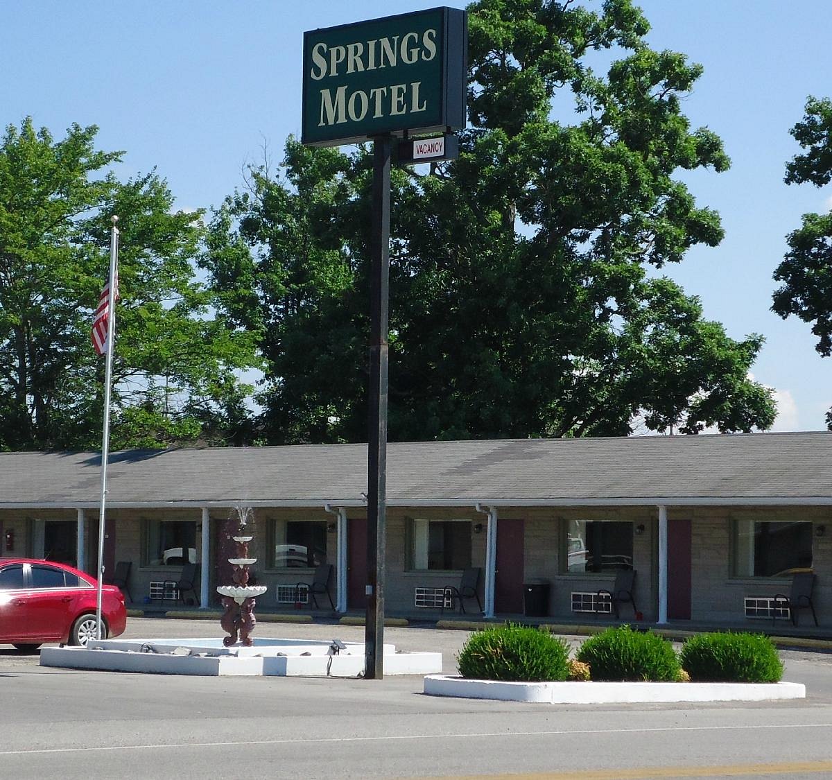 hotels russell springs ky