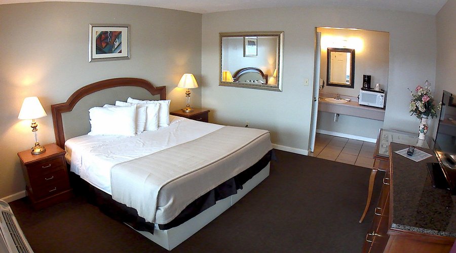 hotels russell springs ky